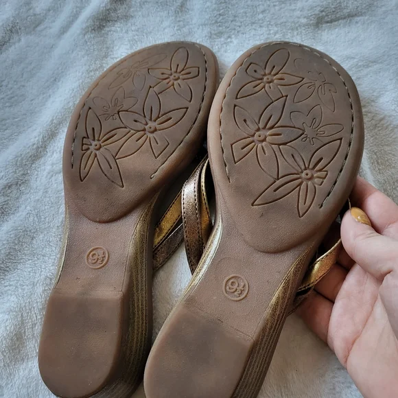 Merona sandals metallic straps low wedge US 9.5 - Picture 3 of 8